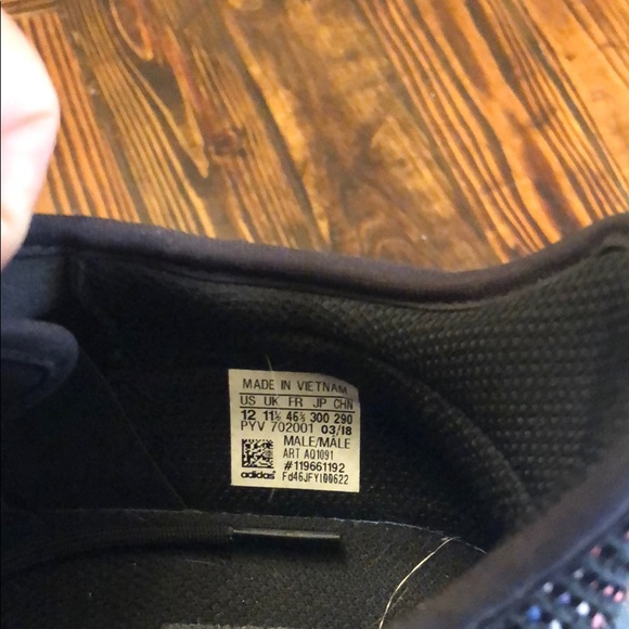 Men’s adidas shoes - Picture 4 of 5